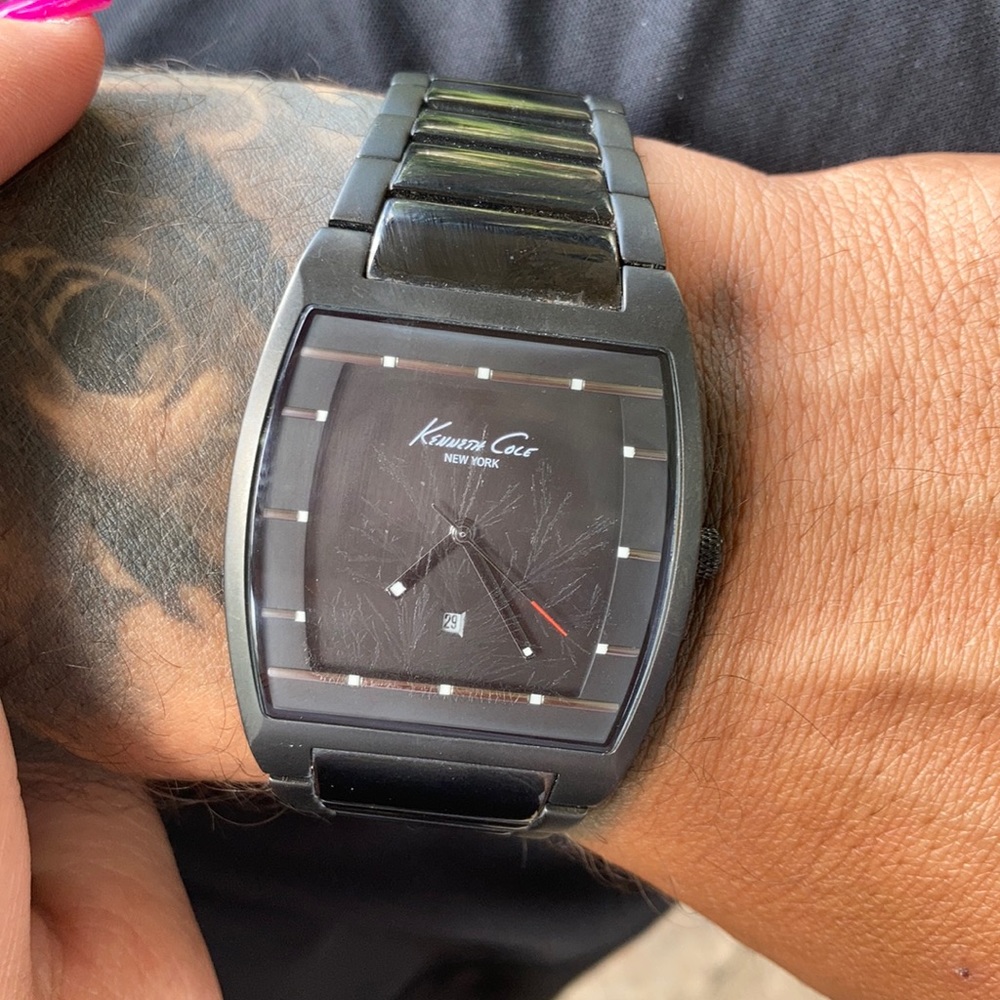 KENNETH COLE - Picture 2 of 4